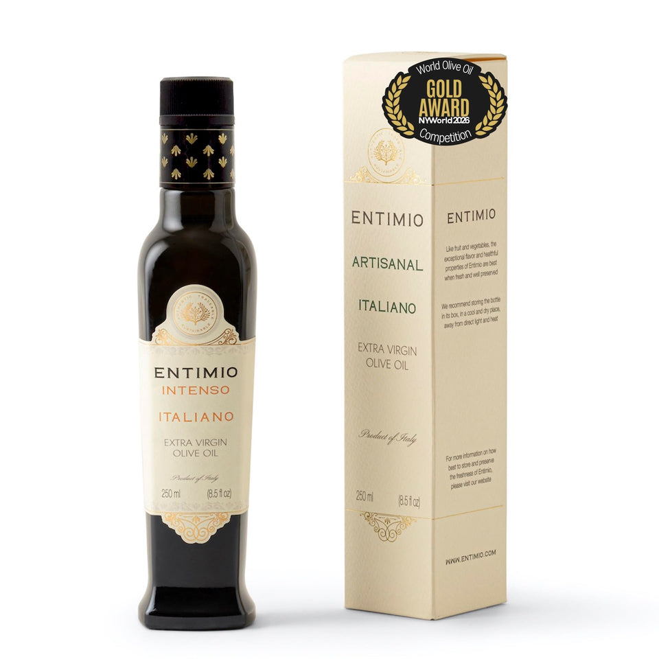Entimio Intenso bottle pour showing vibrant oil for premium cooking