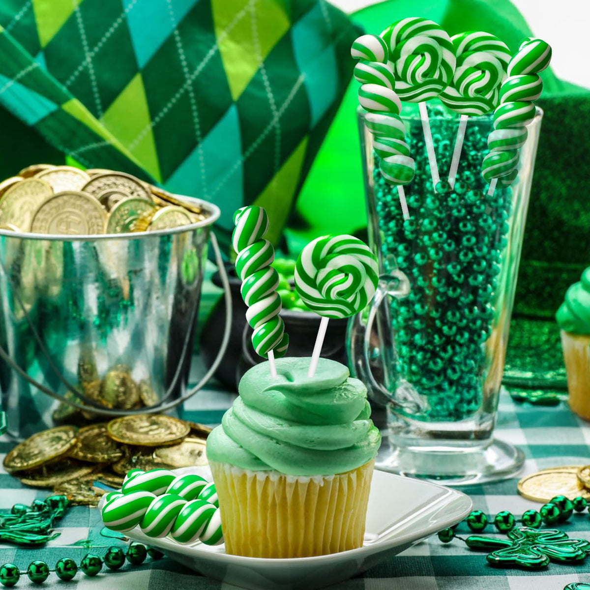 EORA lollipop cake-decorations enhance desserts with color and sweetness.