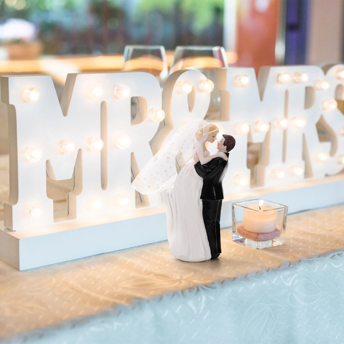 Eorbow detailed resin cake topper offers lifelike decoration on your cake