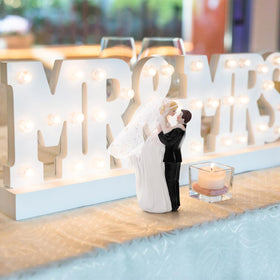Eorbow detailed resin cake topper offers lifelike decoration on your cake