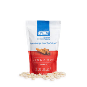 Epic Cinnamon gum mouth-freshness demo illustrates confident smiles after meals.