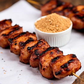 ER African Market Suya Mix spice dust delivers bold warmth and peppery aroma.