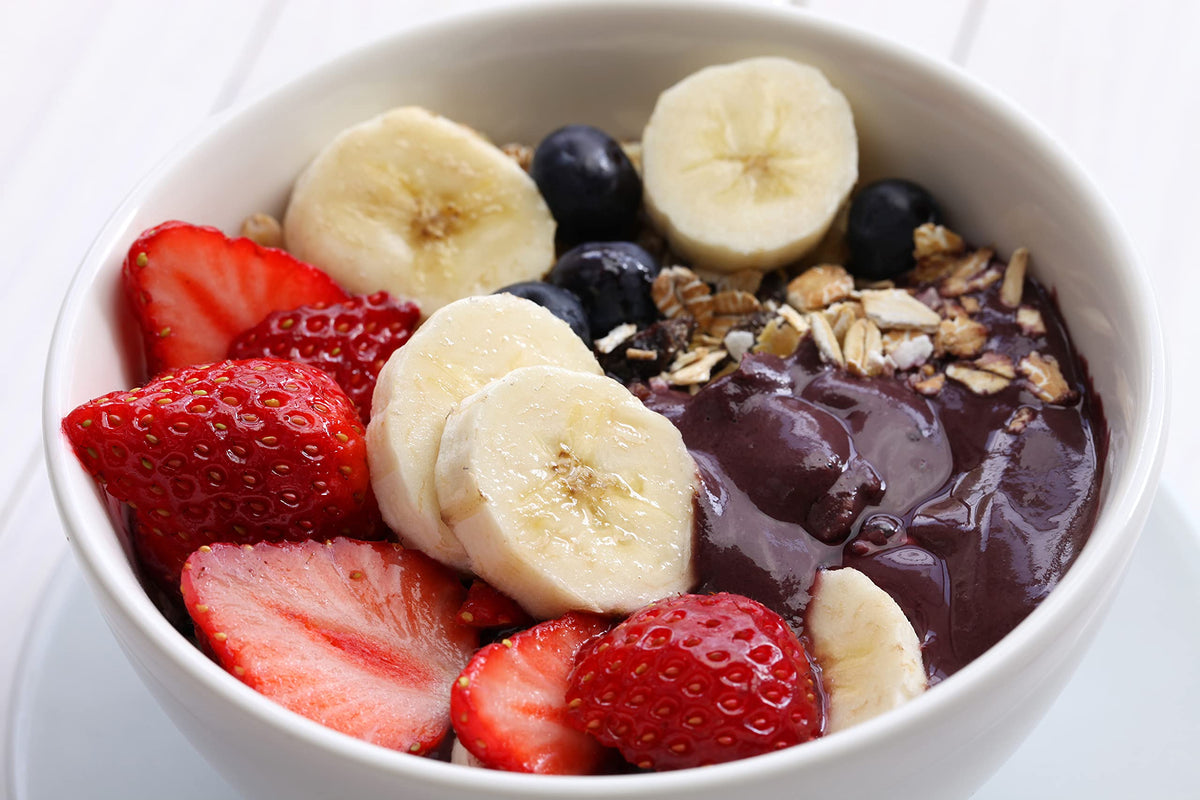 Especial Fruits Acai puree pour, perfect for drizzle over bowls or mix into beverages.