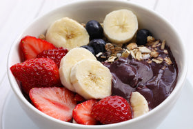 Especial Fruits Acai puree pour, perfect for drizzle over bowls or mix into beverages.