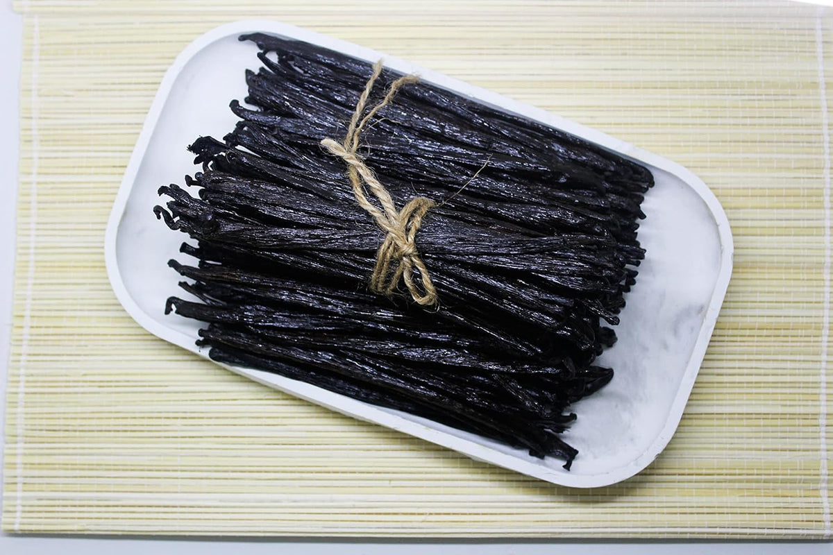 ESSENCE vanilla beans 6-9 inches long ideal for rich extracts.