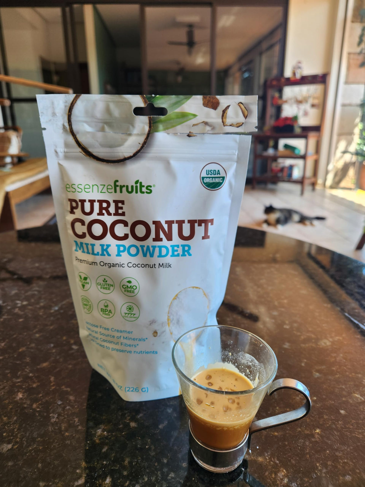 Essenzefruits Coconut Milk Powder label highlights clean ingredients.