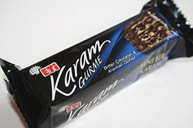 ETİ Karam Gurme wafer showing crisp layers, ideal for a quick snack.