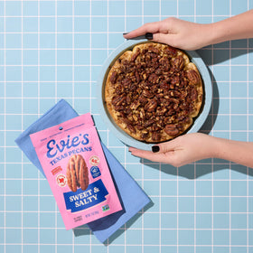 All-natural ingredients label for Evie's pecans