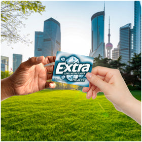 Extra Polar Ice gum wrapper close-up emphasizes sugar-free freshness.
