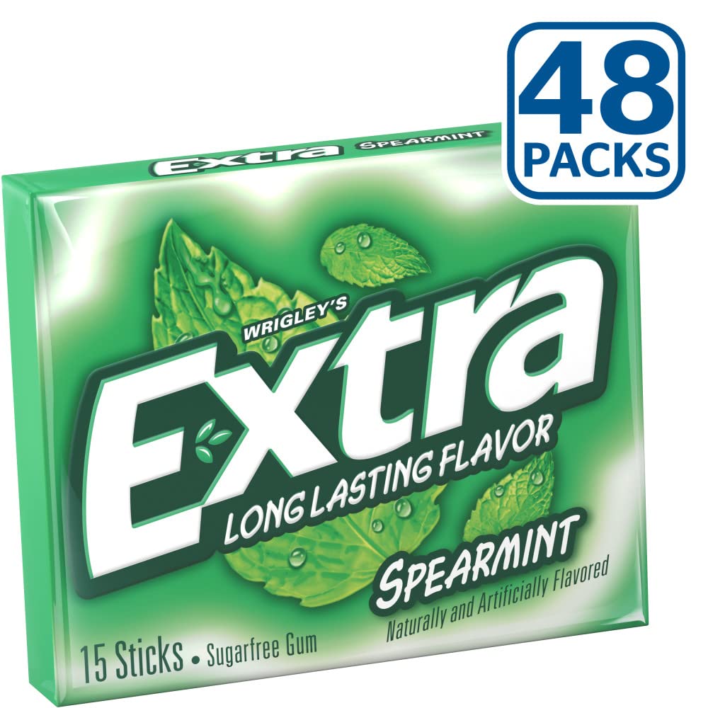 Close-up of Extra spearmint gum packs showing long-lasting flavor.