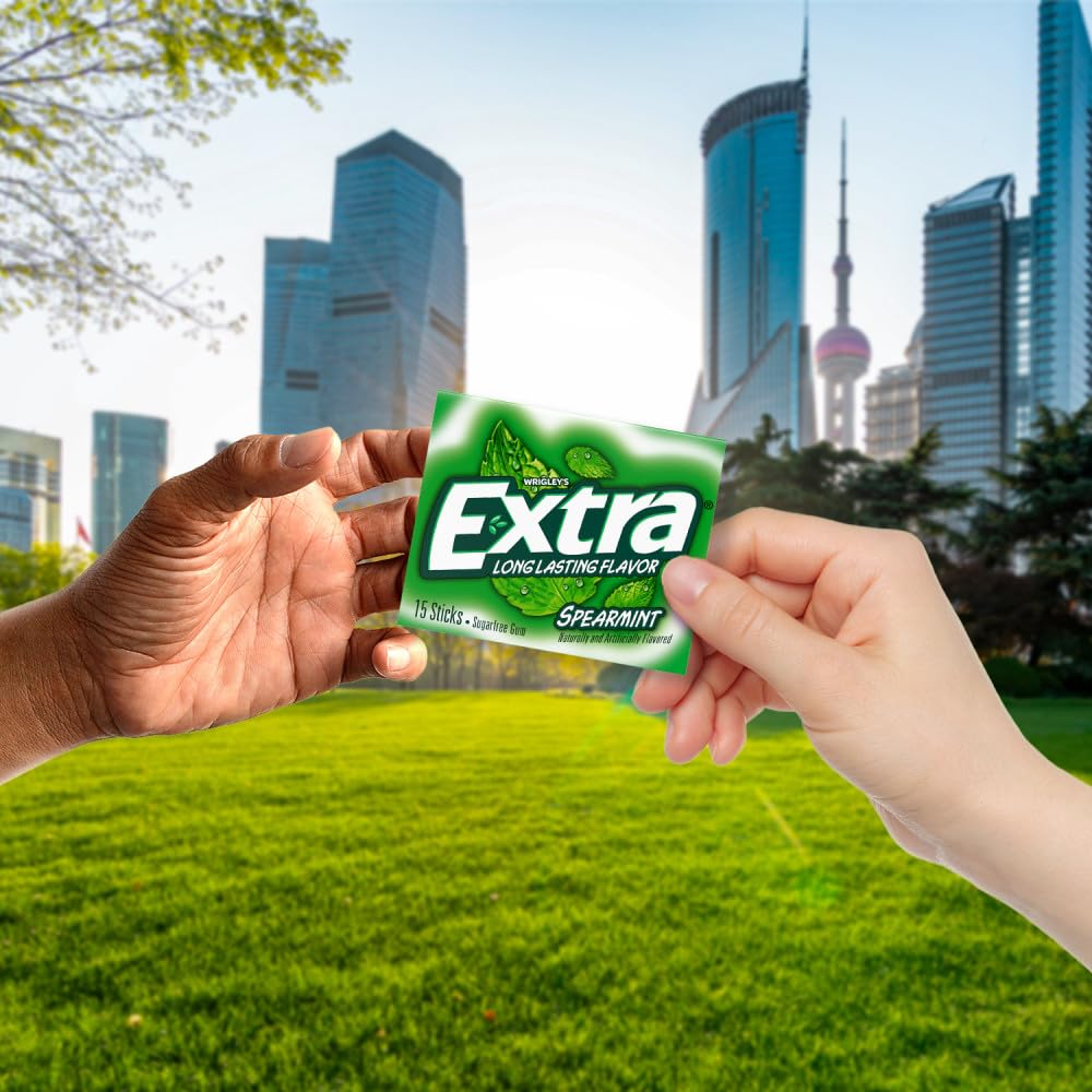 Close-up of Extra Spearmint flavor delivering refreshing mint taste.