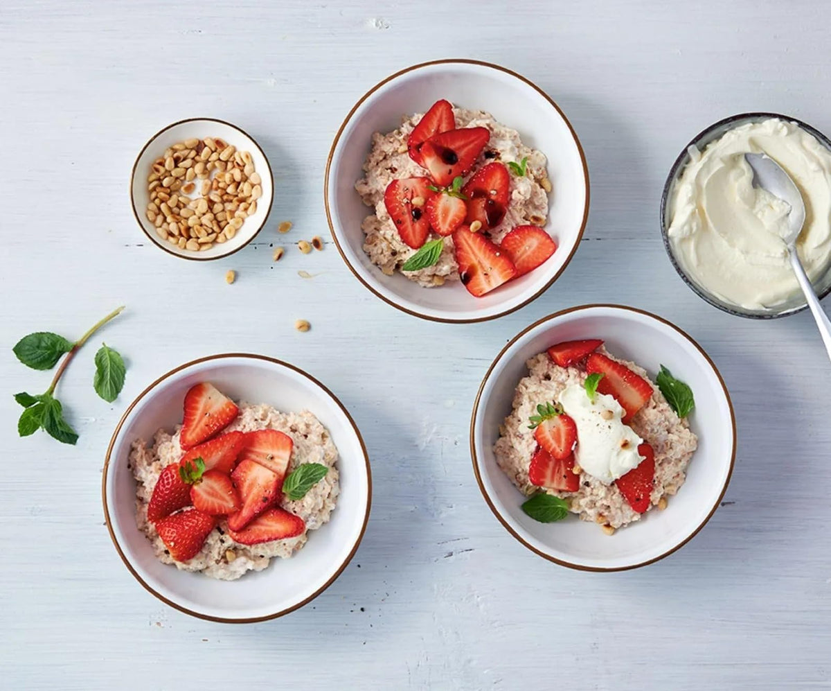 Raisins and fruit flakes featured in Familia Bircher Müesli.