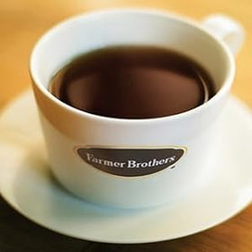Farmer Brothers Breakfast Blend filterpack dispensing demonstrates quick batch brewing