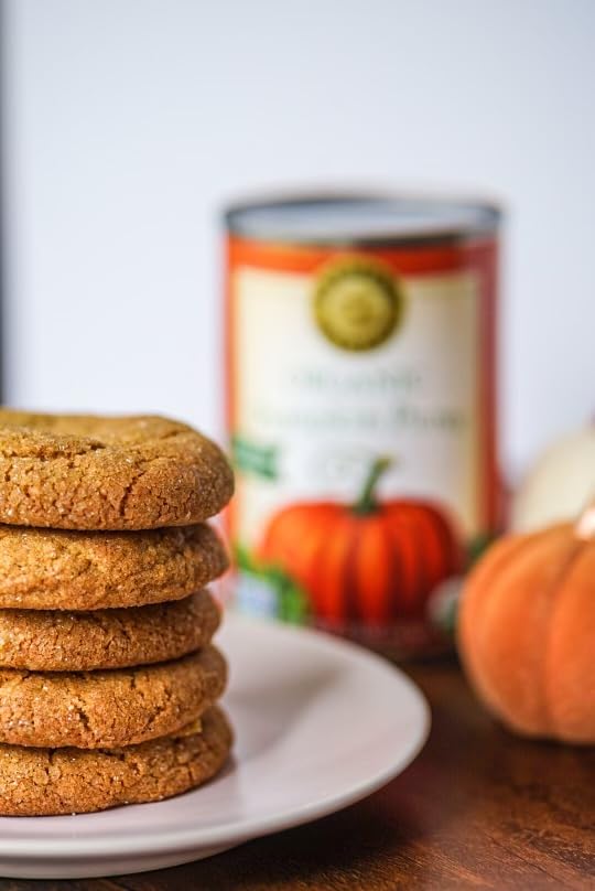 Label detail on FARMER'S MARKET Organic Pumpkin Puree can emphasizing organic standards