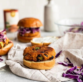 FARMER'S MARKET packaging features vegan certification icons.