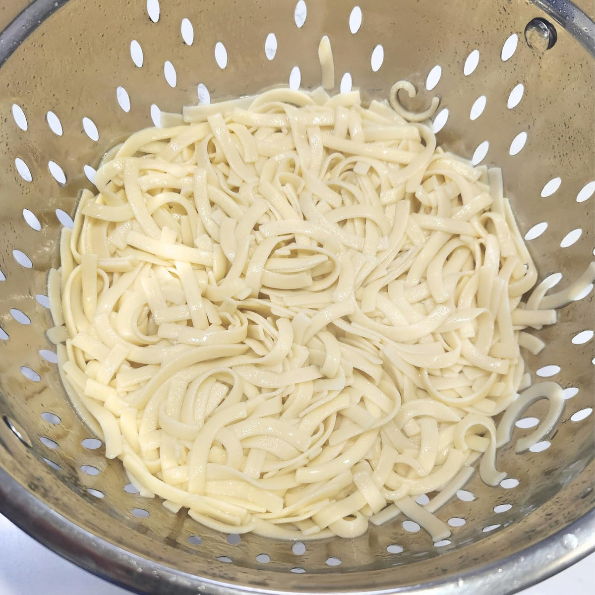 Gluten-free label on Farmhouse Preserve noodles offers reassurance for sensitive eaters.