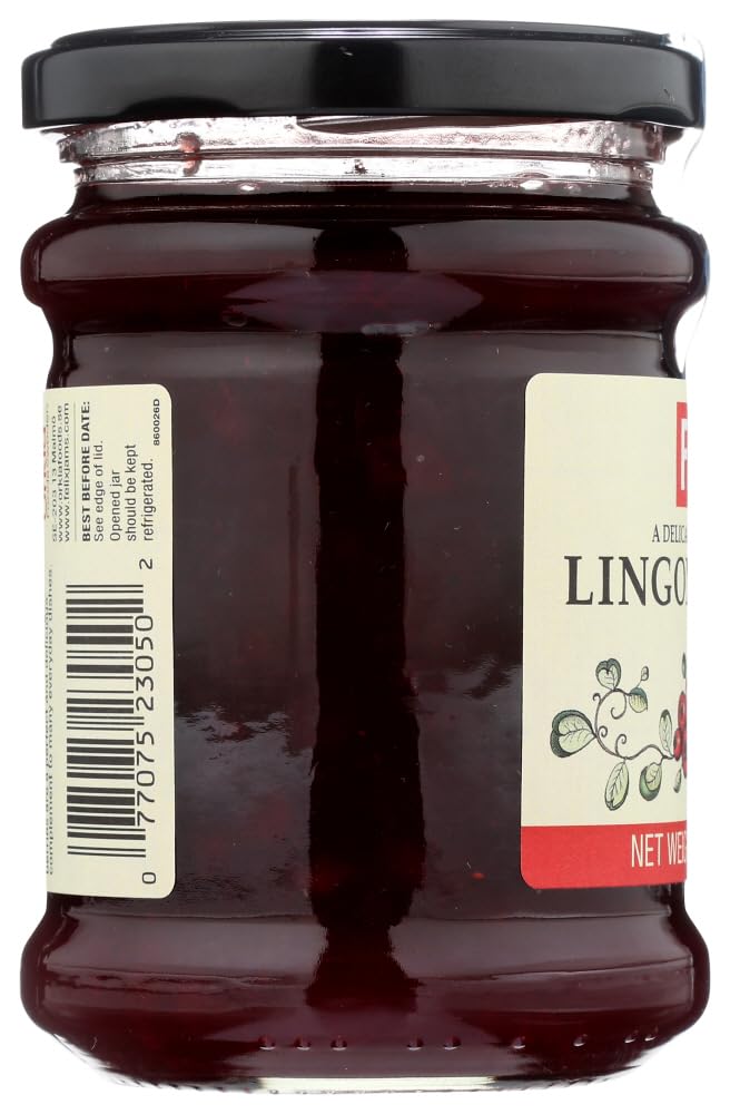 Felix Lingonberries pack-2 close-up berries highlighting rich color.