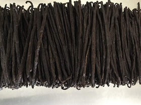 FITNCLEAN vanilla bean pods ready for extract: easy flavor building in recipes.