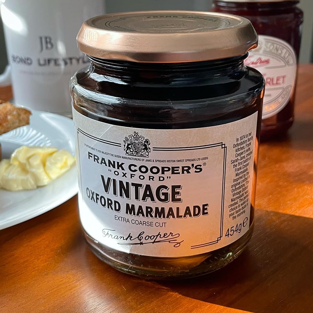 Frank Cooper's Marmalade jar label highlighting heritage and 45% fruit content