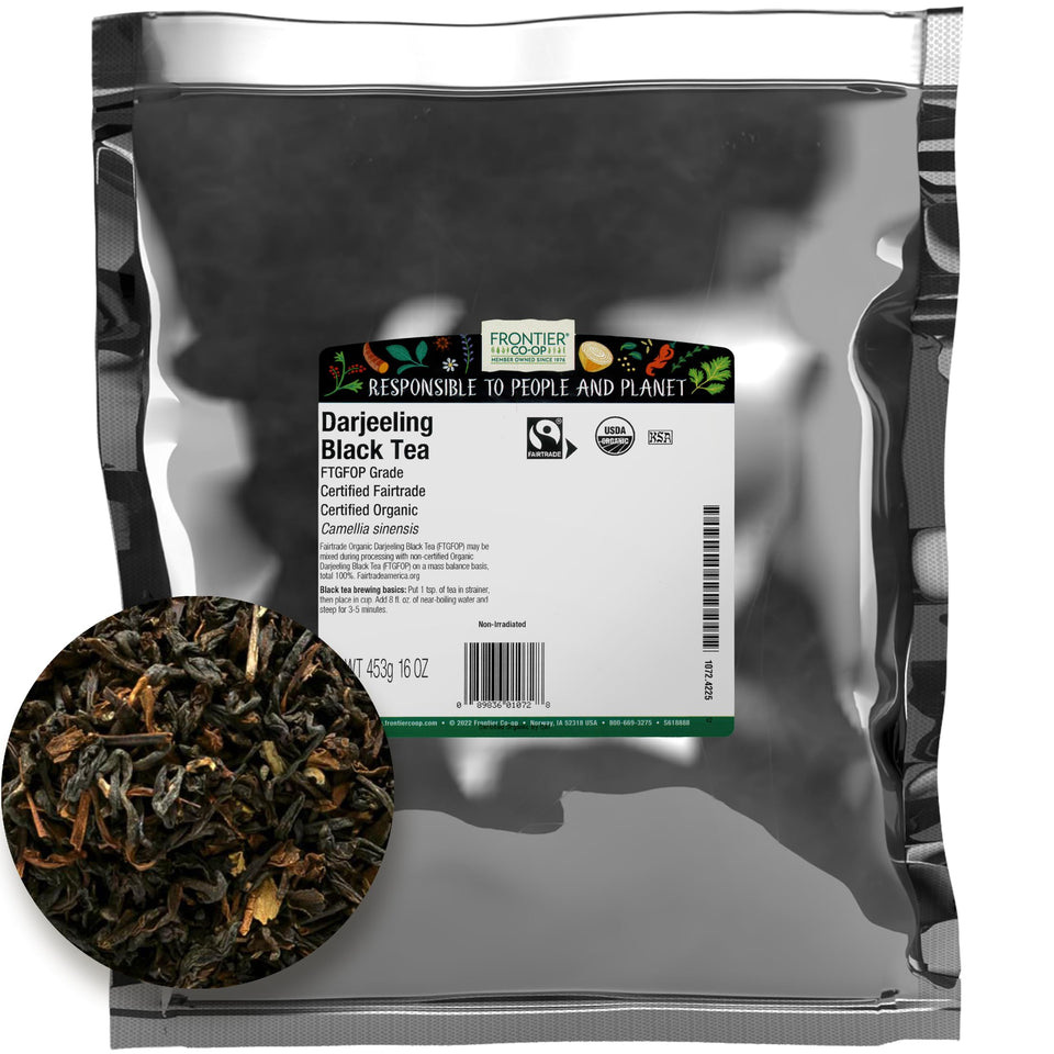 Frontier Co-op Darjeeling bulk bag with FTGFOP1 leaves for refined aroma.