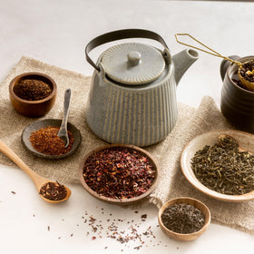 Frontier Co-op Mentha piperita leaves for versatile kitchen blends