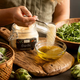 Frontier Co-op Organic Garlic Granules suitable for restaurant preparation and bulk batches.