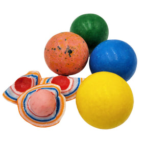 Fruidles The Big Bruiser jawbreaker center gum close-up, ideal for vending machines or gifts.
