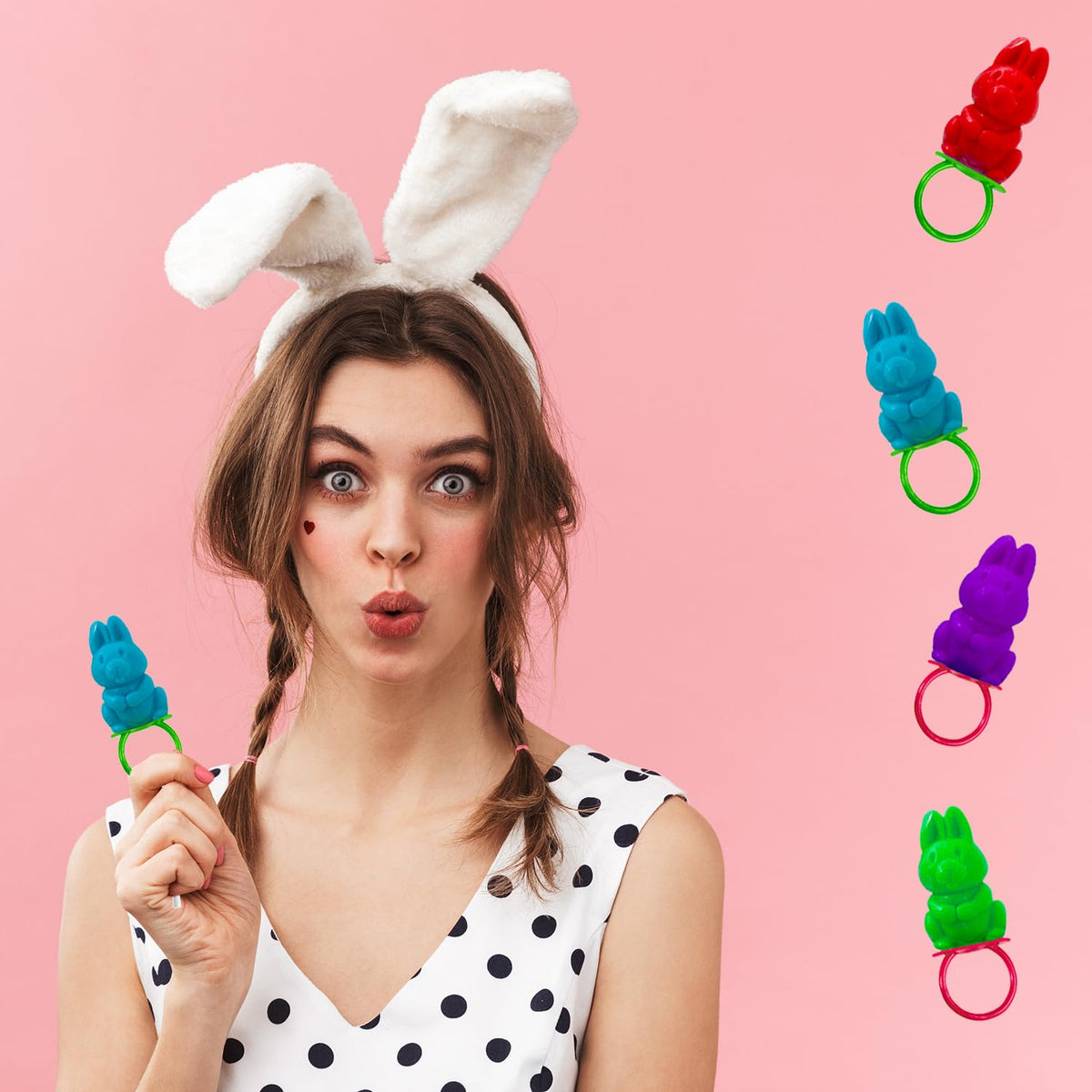 Fruidles Easter Bunny Candy Rings in gift tray for celebrations.