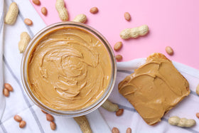 Fruidles protein-rich raw peanuts in shell for snacks or cooking.
