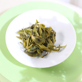FullChea Bi Luo Chun gaiwan tea session showcasing traditional preparation.