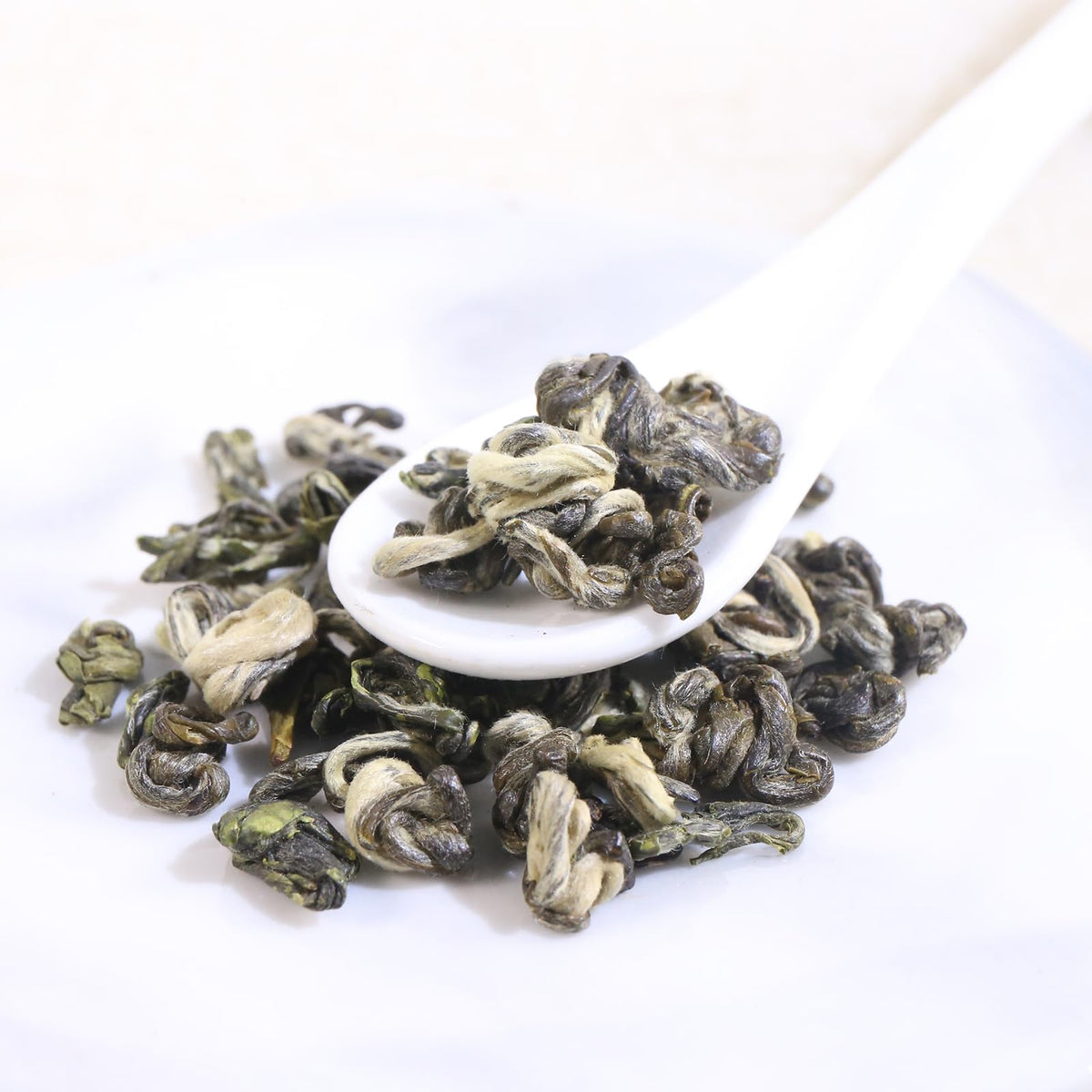FullChea Bi Luo Chun packaging highlights premium green tea quality.