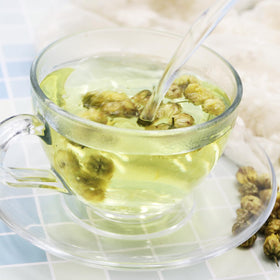 FullChea chrysanthemum tea from Tongxiang origin, clean color infusion.