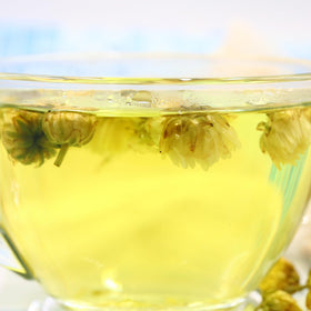FullChea chrysanthemum tea packaging showing non-GMO ingredients.