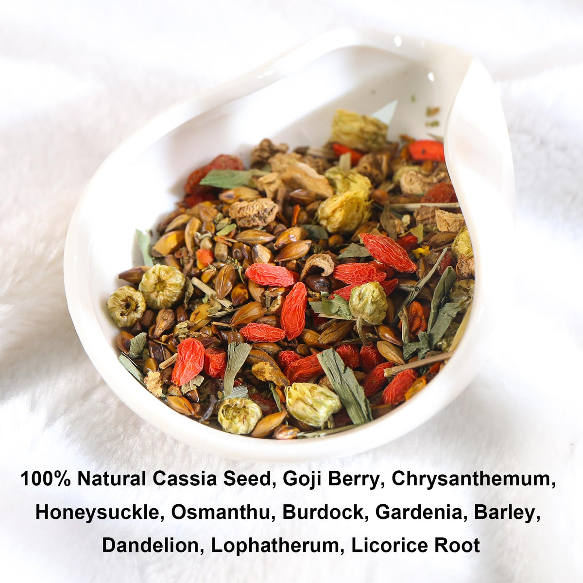 FullChea osmanthus blossoms emit a delicate fragrance in the blend