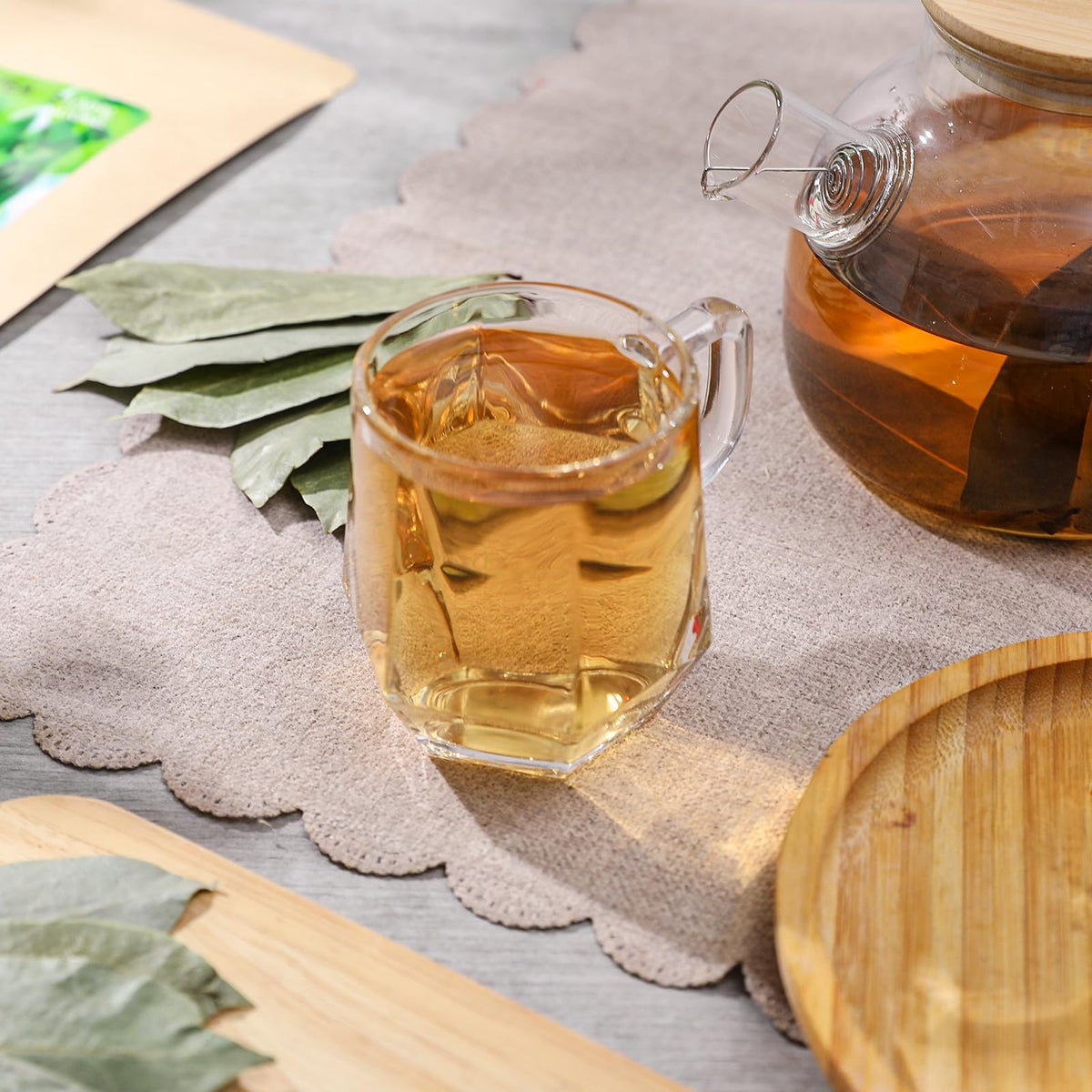 Brewing FullChea Soursop Leaves Tea releases a soothing aroma and tropical flavor.