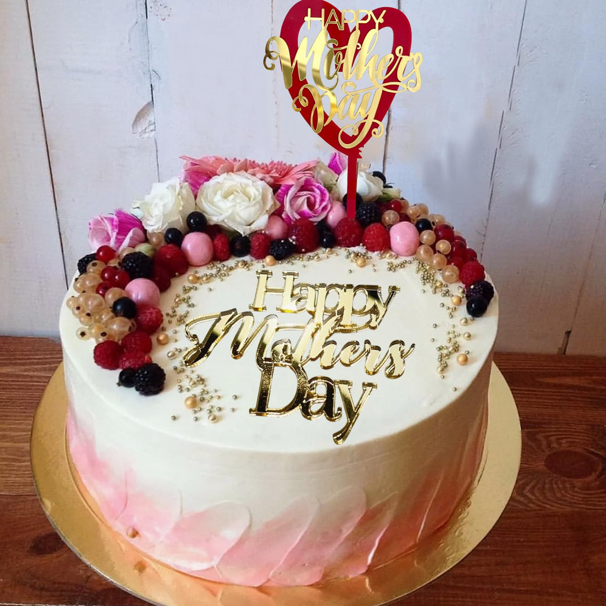 Furimuk engraved gold topper shows Happy Mother’s Day on desserts.