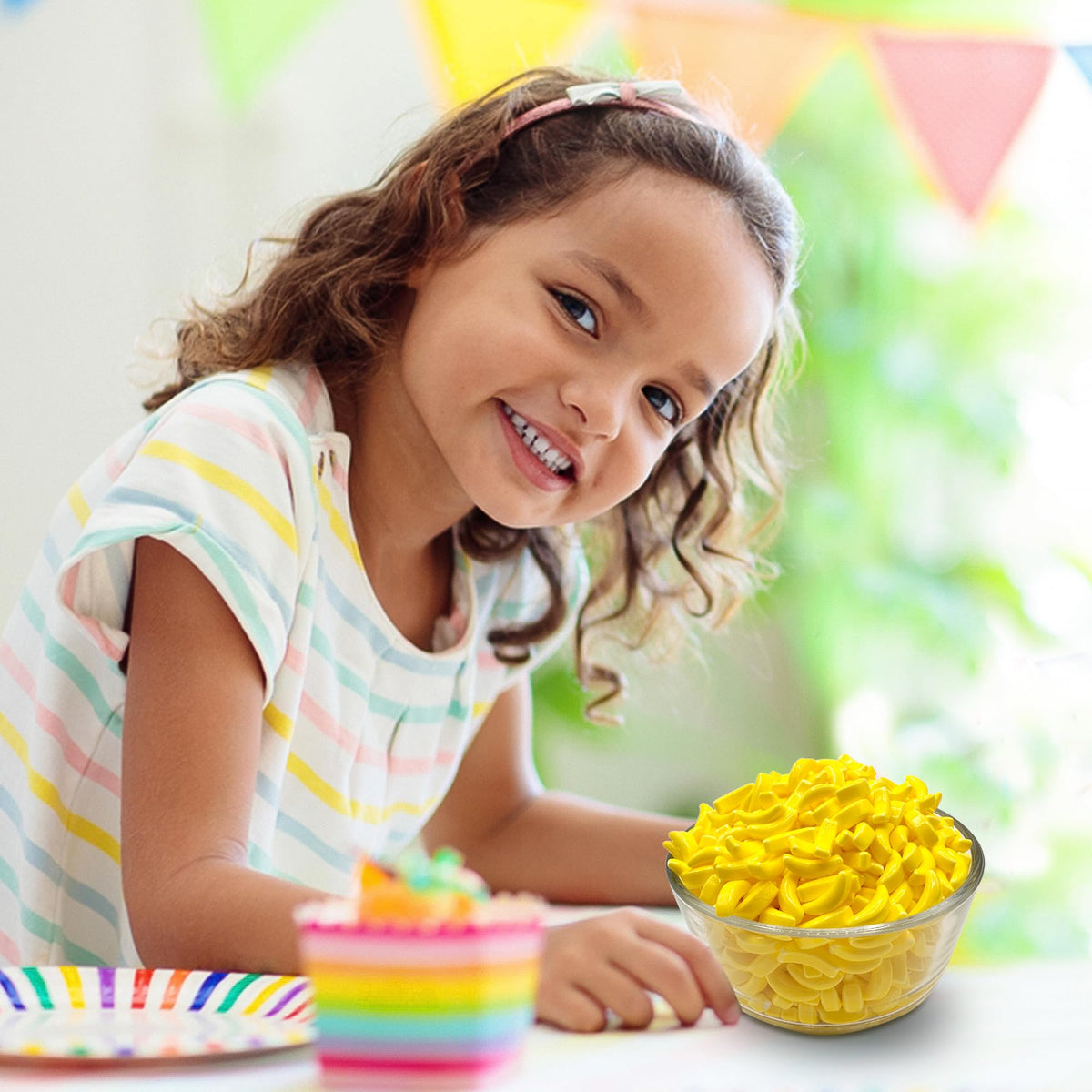 About 700 pieces per bag, ideal for bulk snacking