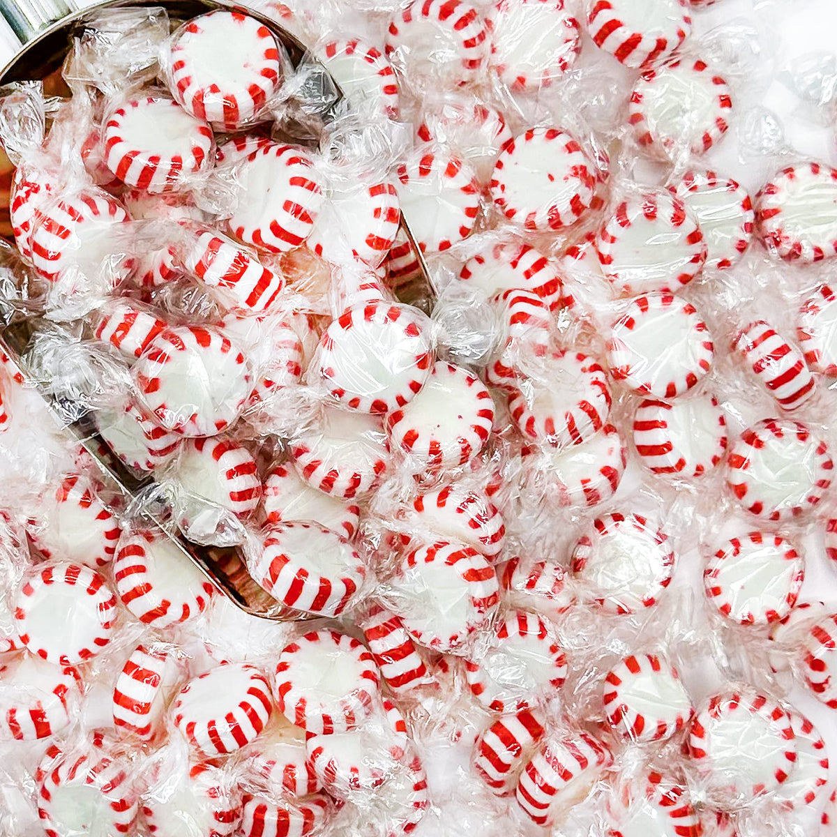Fusion Sweets Starlight Peppermint close-up reveals crisp mint crystals for lasting flavor