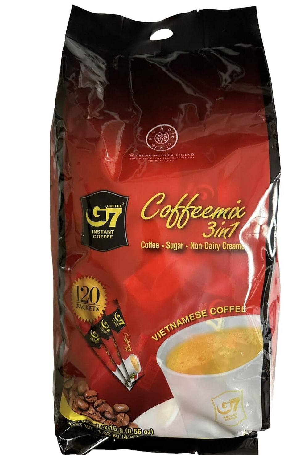 G7 Instant Coffee 3-in-1 packaging display with convenient sachets for quick brewing.