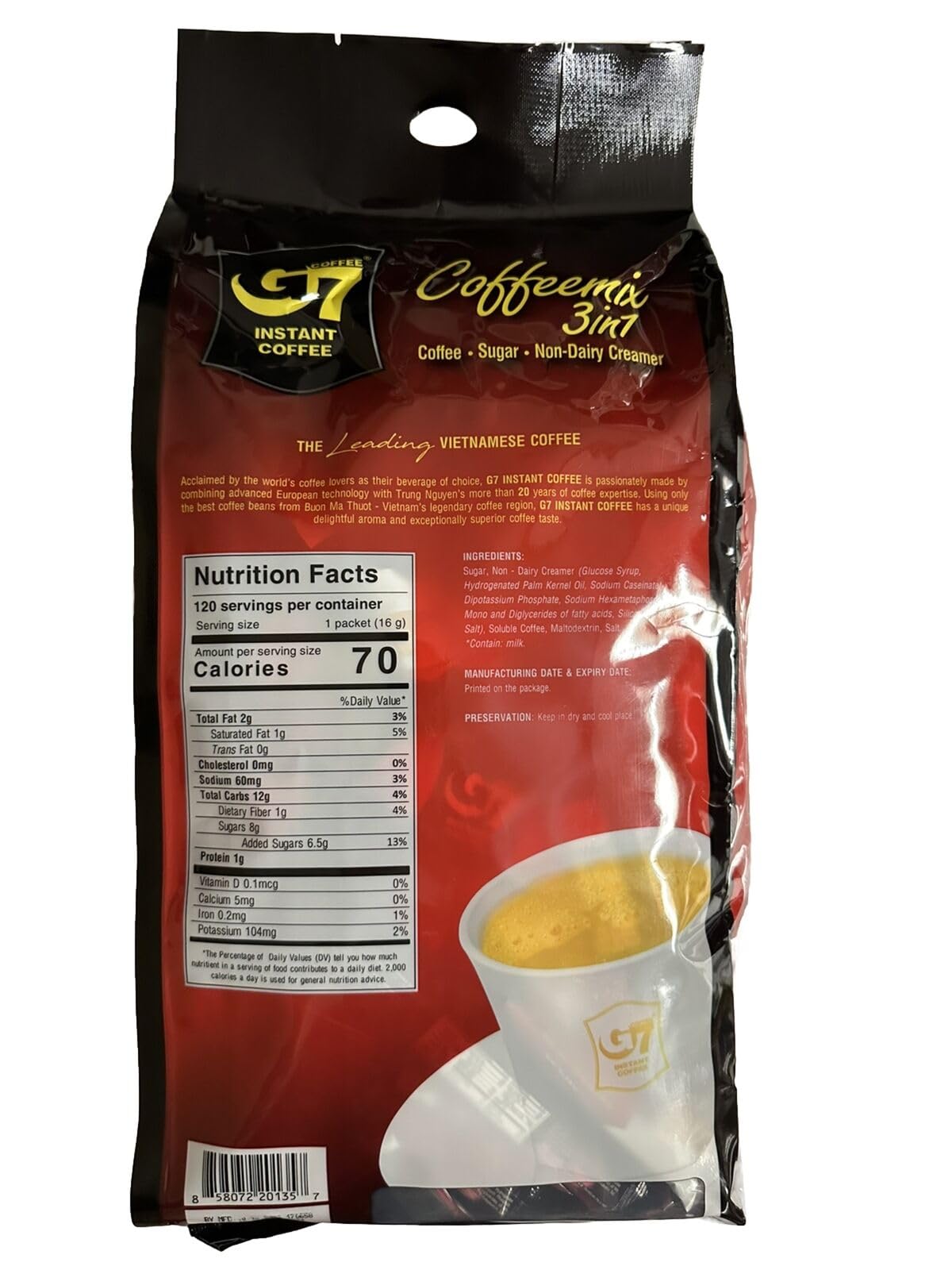 G7 Instant Coffee 3-in-1 sachet pour demonstrates easy mix with hot water.
