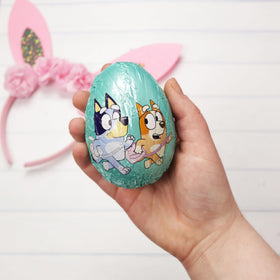 Galerie hollow egg design delivers a smooth shell with a soft marshmallow center.