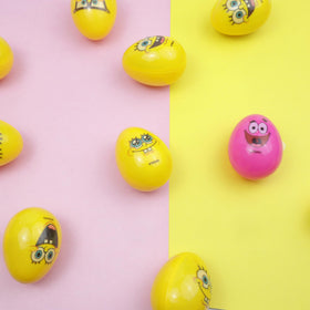 Galerie SpongeBob candy-filled Easter egg side view highlighting prefilled convenience for organizers