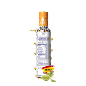 García de la Cruz organic extra virgin olive oil in a bottle