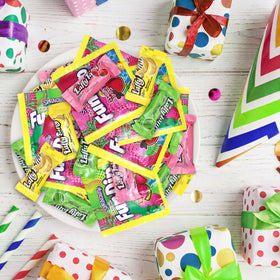 GEEOOLLAH fruit-flavored chewy and crunchy candies enhance any candy buffet or pinata display