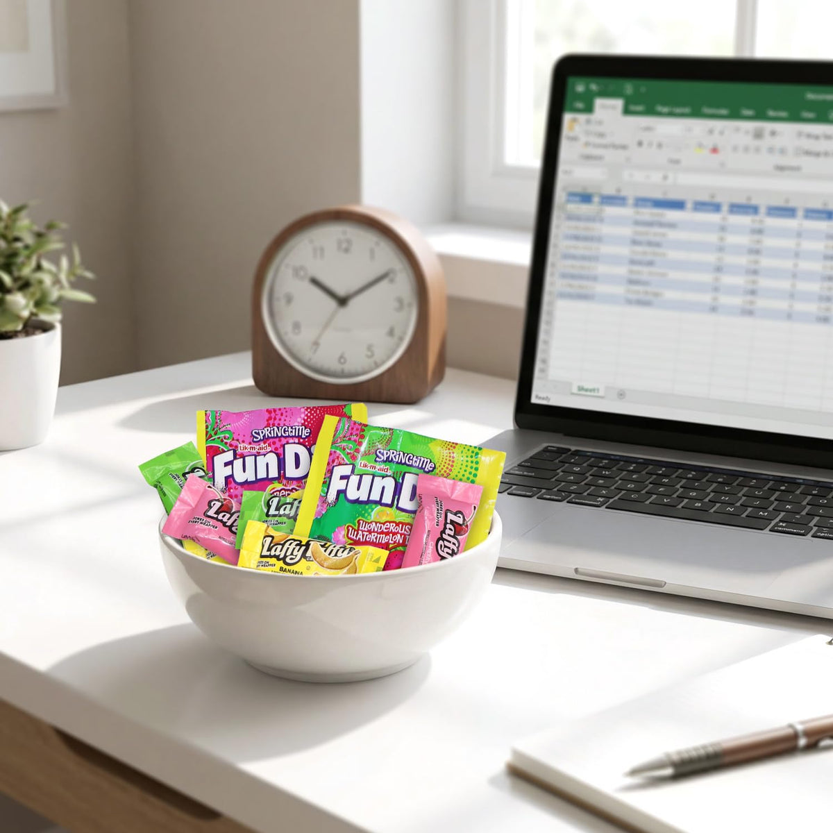 GEEOOLLAH office snack station keeps colleagues refreshed during meetings