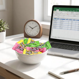 GEEOOLLAH sour apple taffy close-up showcases tangy sweetness.