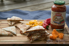 Gefen classic marinara sauce jar pack on shelf with kosher logo.