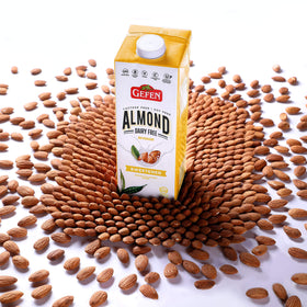 Gefen Sweetened Almond Milk label close-up highlighting clean ingredients.
