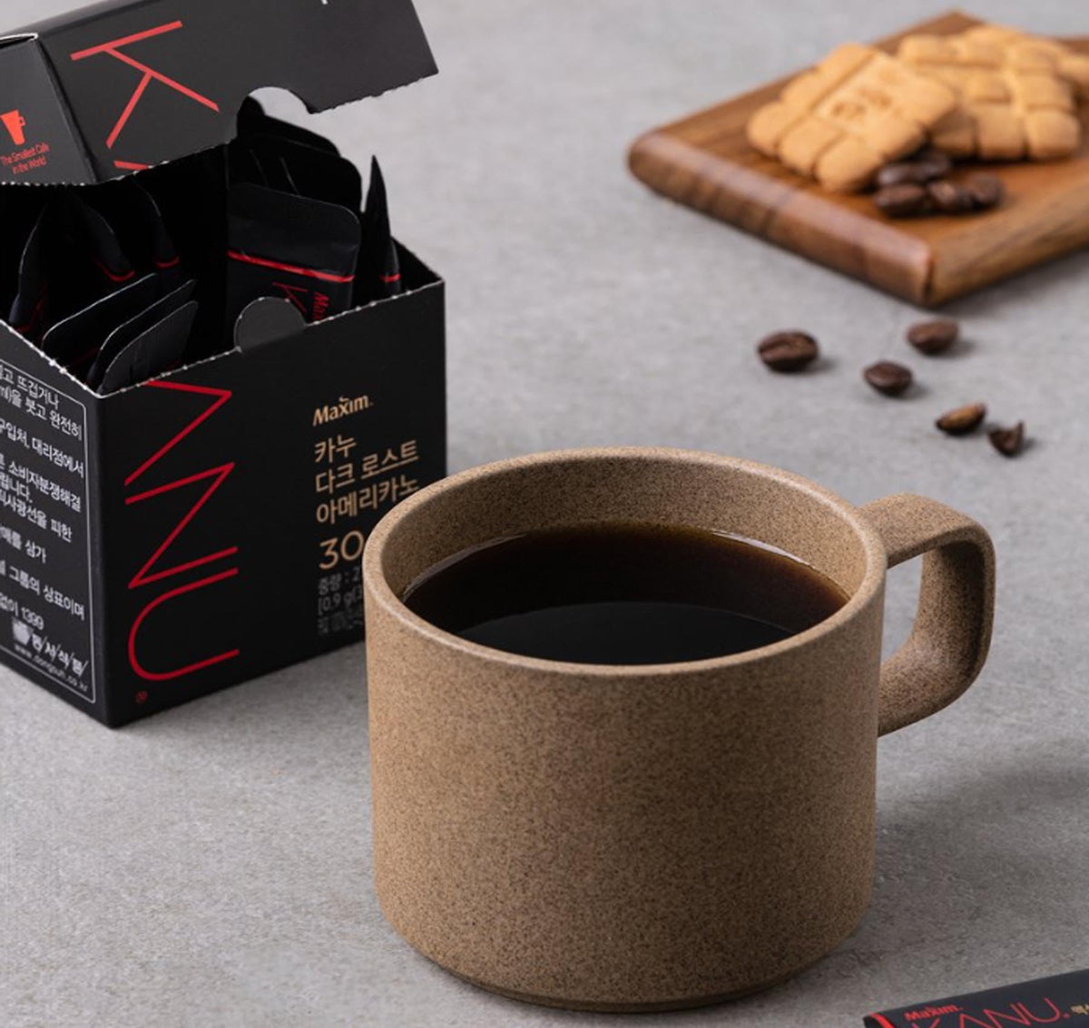 Generic Dark Roast Americano sticks dissolve in cold water for iced coffee.