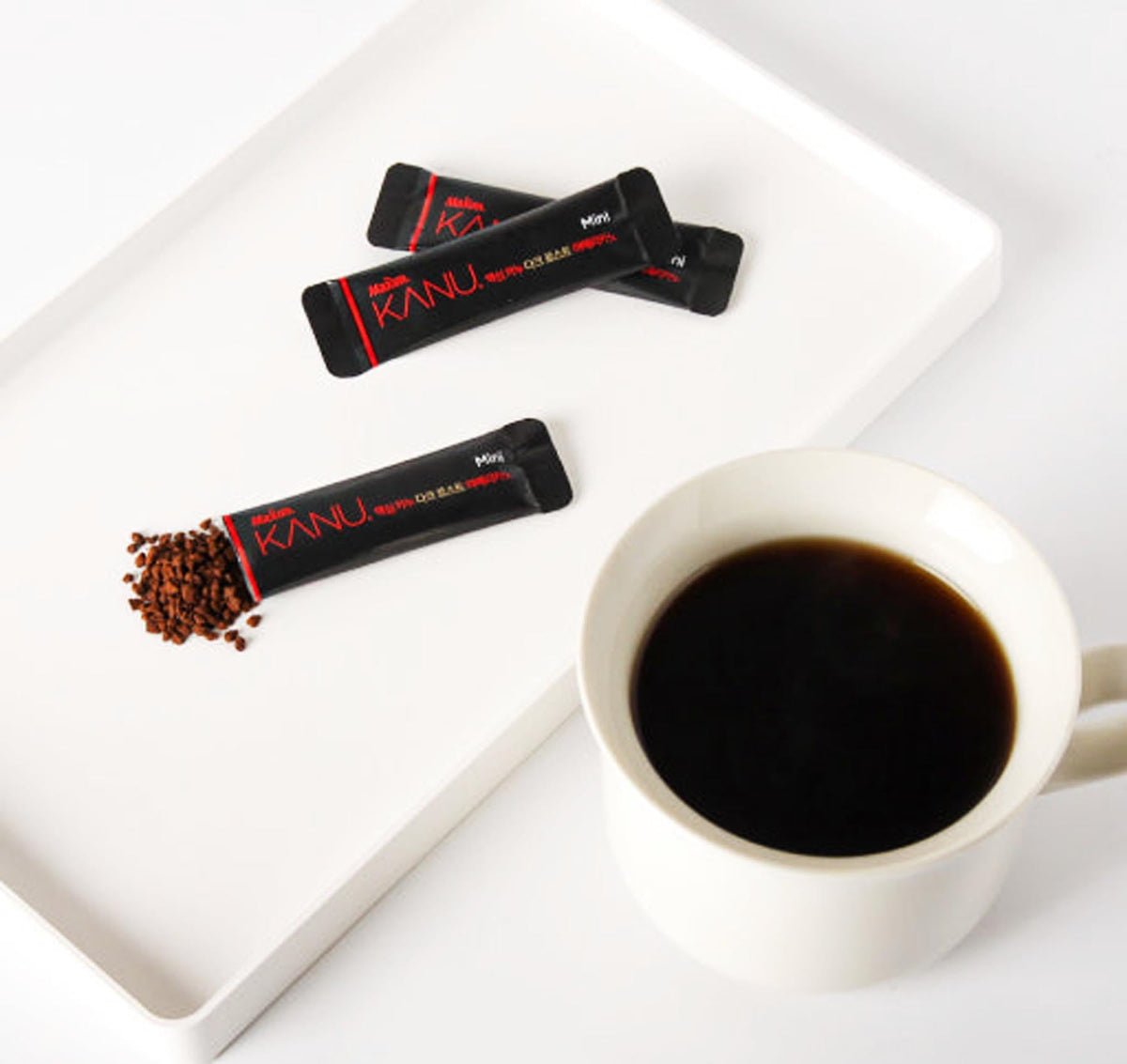 Generic Dark Roast Americano sticks dissolve in hot water for a rich cup.